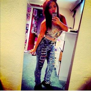 GJG Denim High Waisted Destroyed Jeans